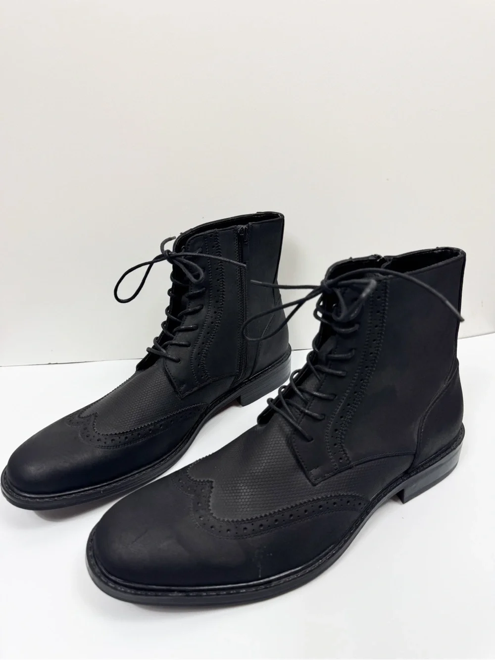 Kenneth Cole Unlisted Men 10 Black Buzzer Wingtip Brogue Lace Up Side Zip Boot